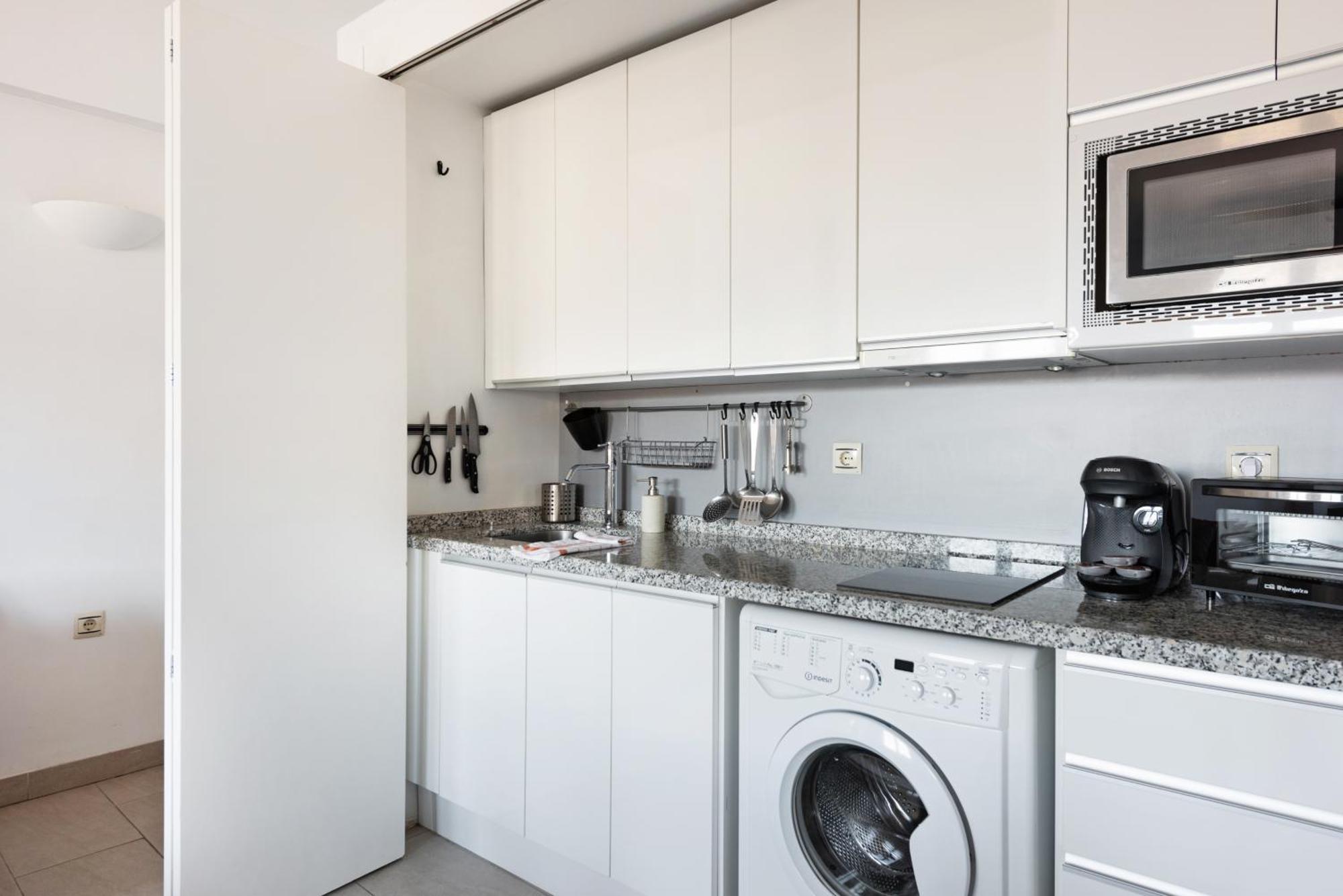 Apartamentos Bravo Granada Bilik gambar